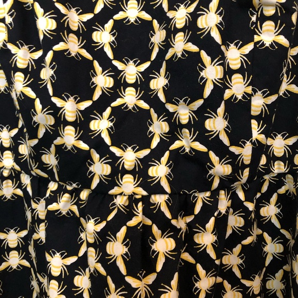 Crown & Ivy Bee Sleeveless Dress - Picture 2 of 6